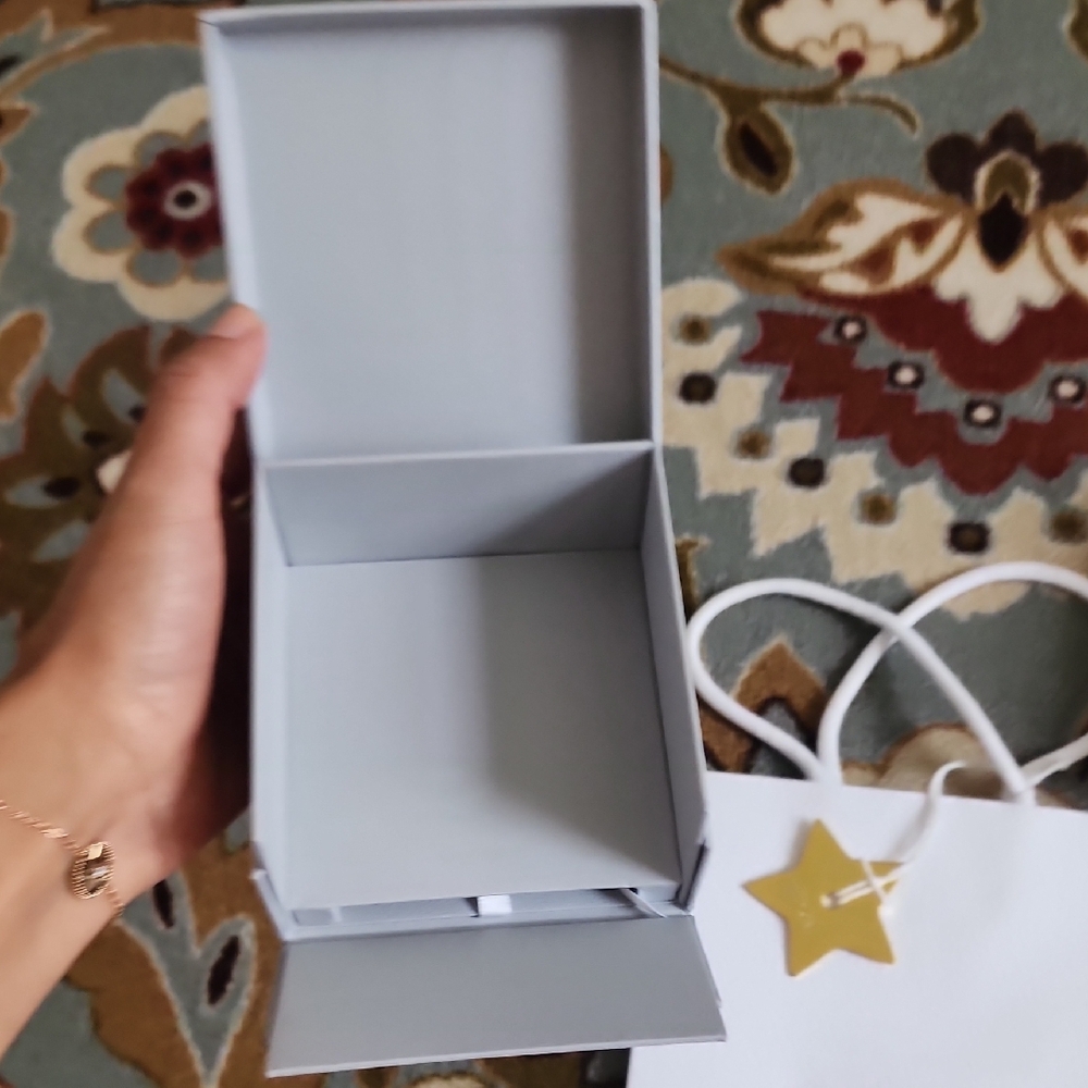Dior White and Gold Packaging Set - Picture 9 of 17